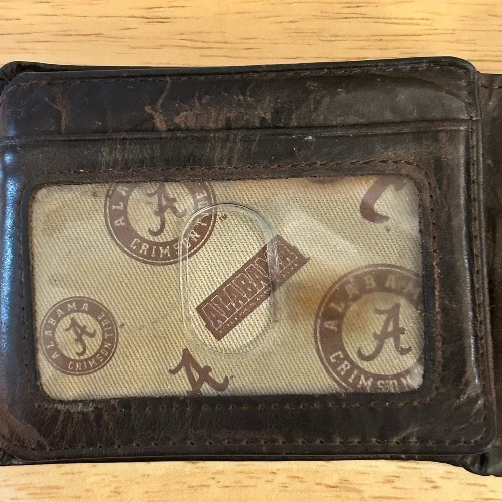 Fossil Alabama Crimson Tide wallet. Dark Leather with  Brass Accent